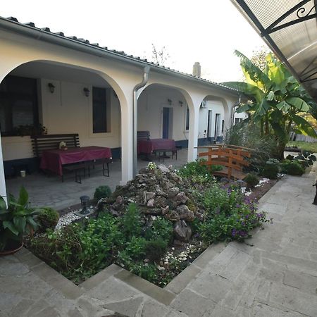 Eco Rural Tourism Association Skorenovac Hotel Exterior photo