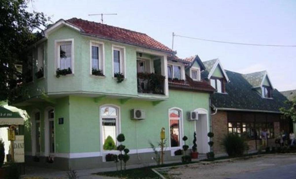 Eco Rural Tourism Association Skorenovac Hotel Exterior photo